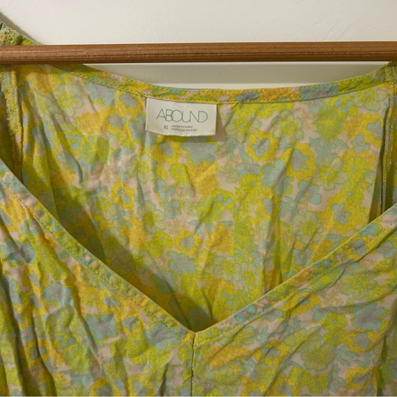 Abound Yellow Green Floral Puff Sleeve Ruffle Hi-Low V-neck Blouse Top - Picture 2 of 3